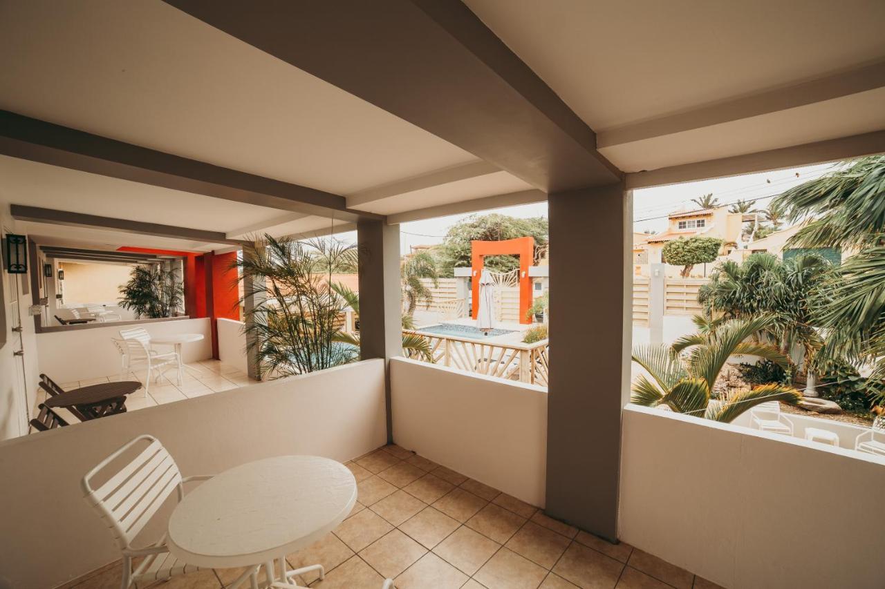 Ser'I Bucurui Accommodations Palm Beach Exterior photo